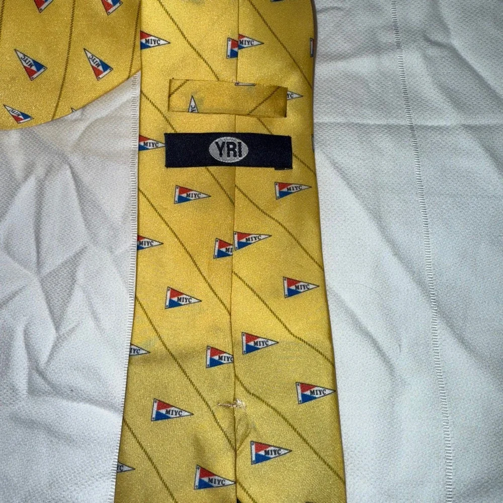 YRI Pennant Tie Yellow Silk Mens Necktie MIYC Yacht Club Nautical‎ hoco